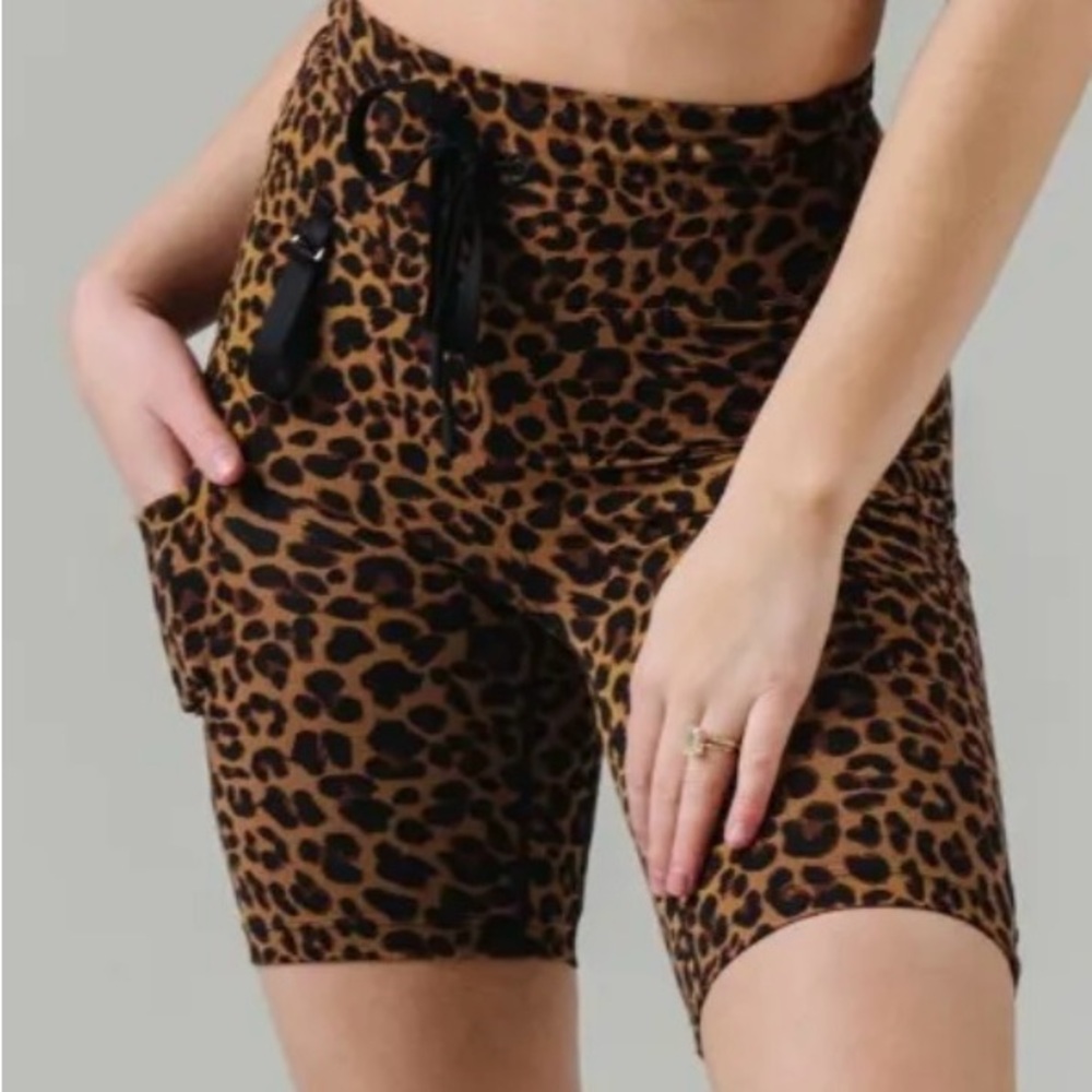 NWT ZYIA Leopard Minx Pocket Hustle Shorts